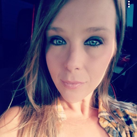 Meet your Posher, Stephanie - Picture 1 of 1